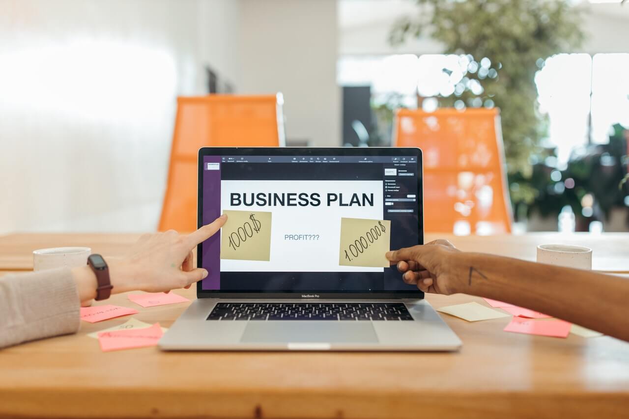 Low-Cost Startups and Business Plans