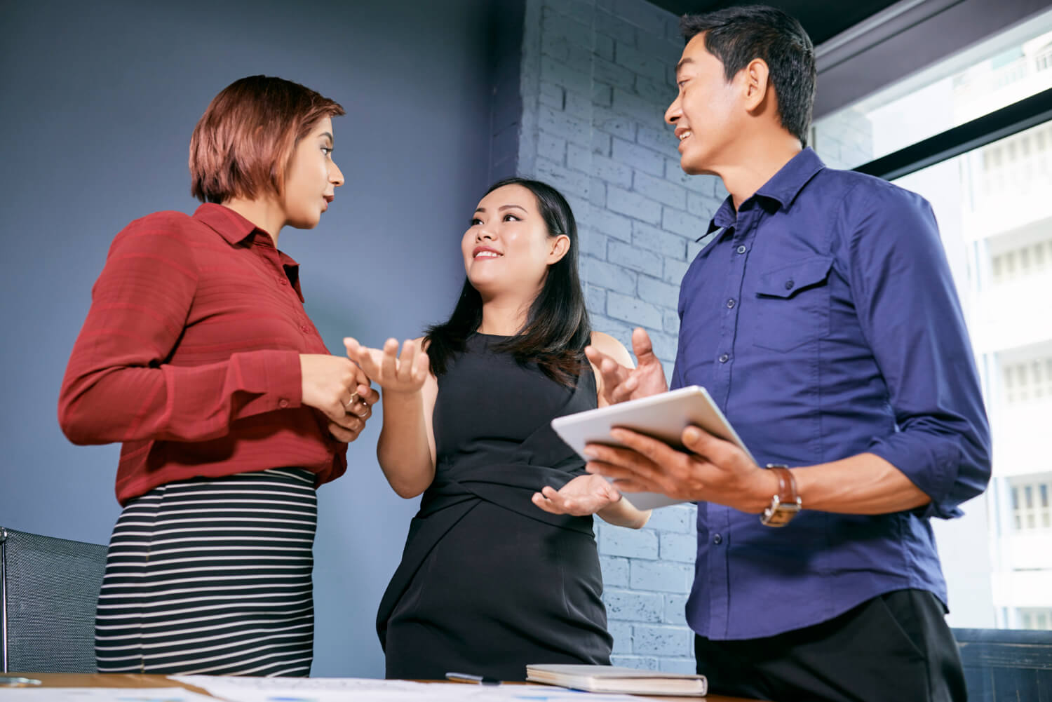 female-entrepreneur-distributing-work