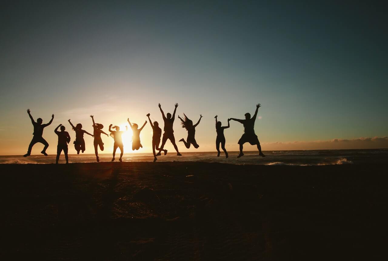 Group-of-friends-having-a-good-time