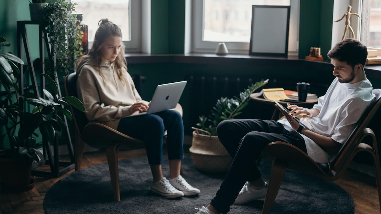 A disconnected conversation between two work colleagues