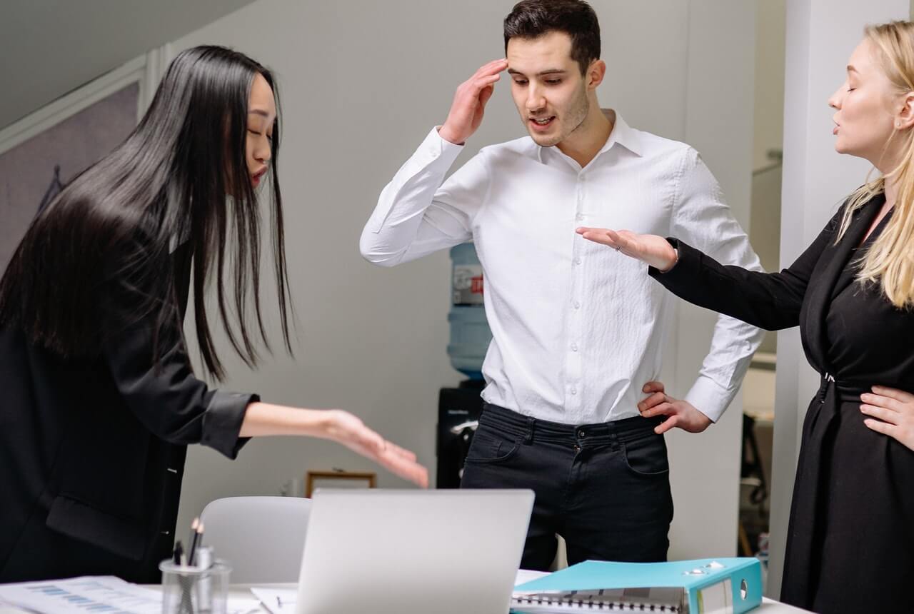 office-colleagues-in-conflict-at-work