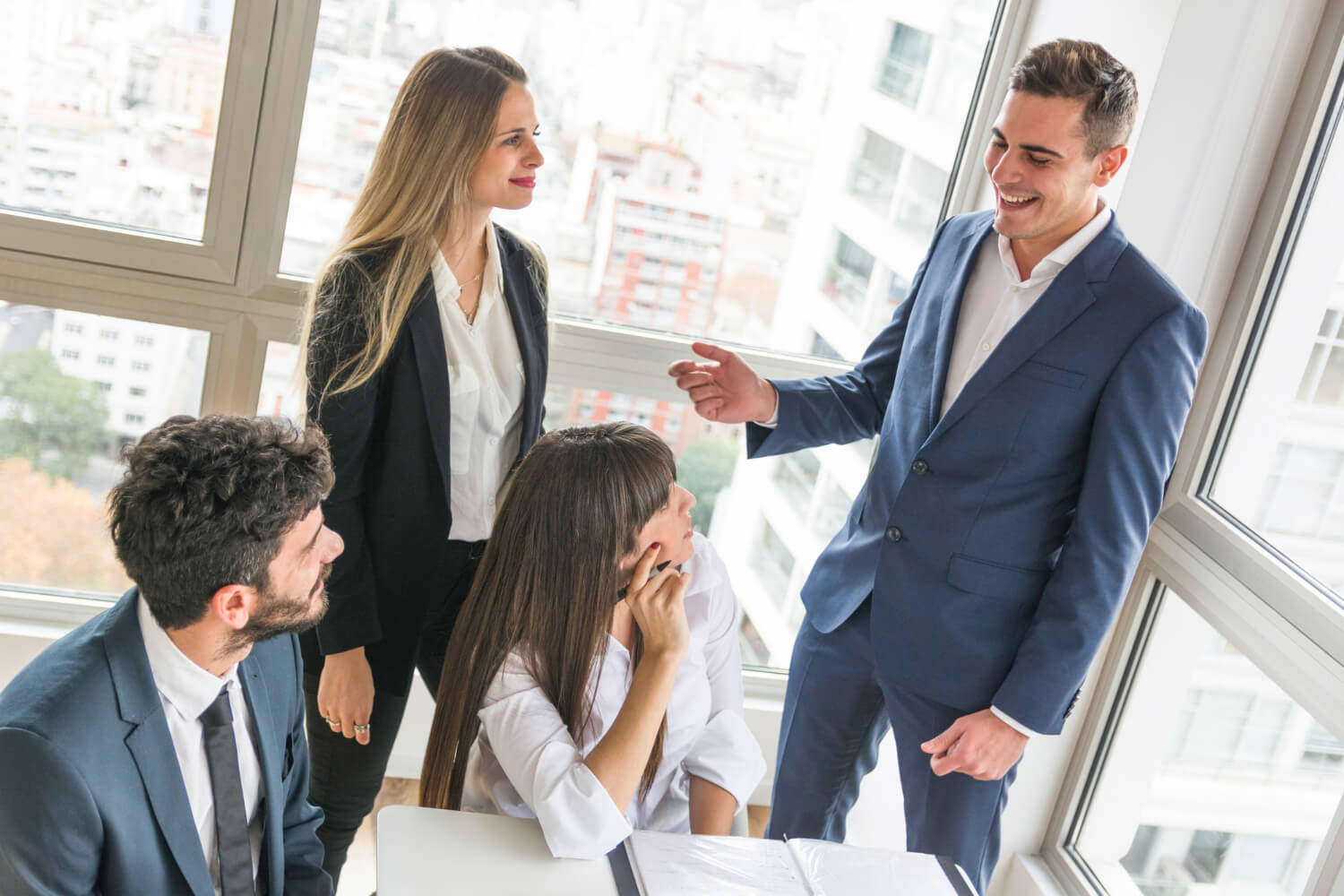 Businesspeople-having-discussion-meeting