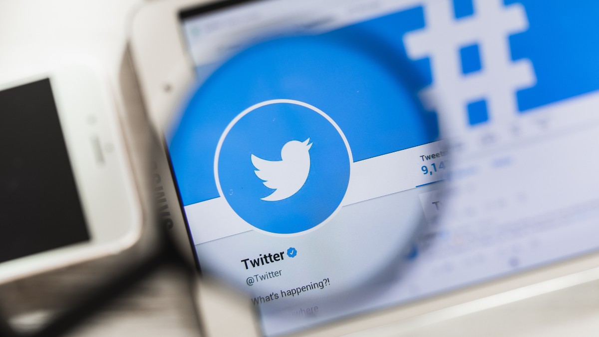 Resurrected Tweets: A New Privacy Concern Surfaces on Twitter